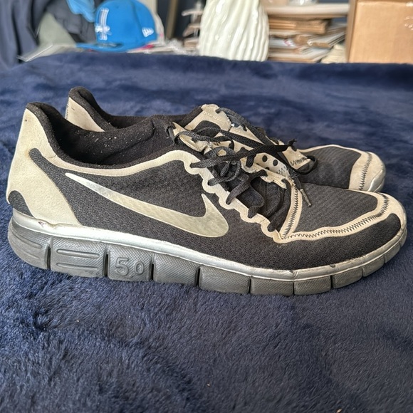 Nike Free 5.0 Black and Silver size 13 - Picture 2 of 8